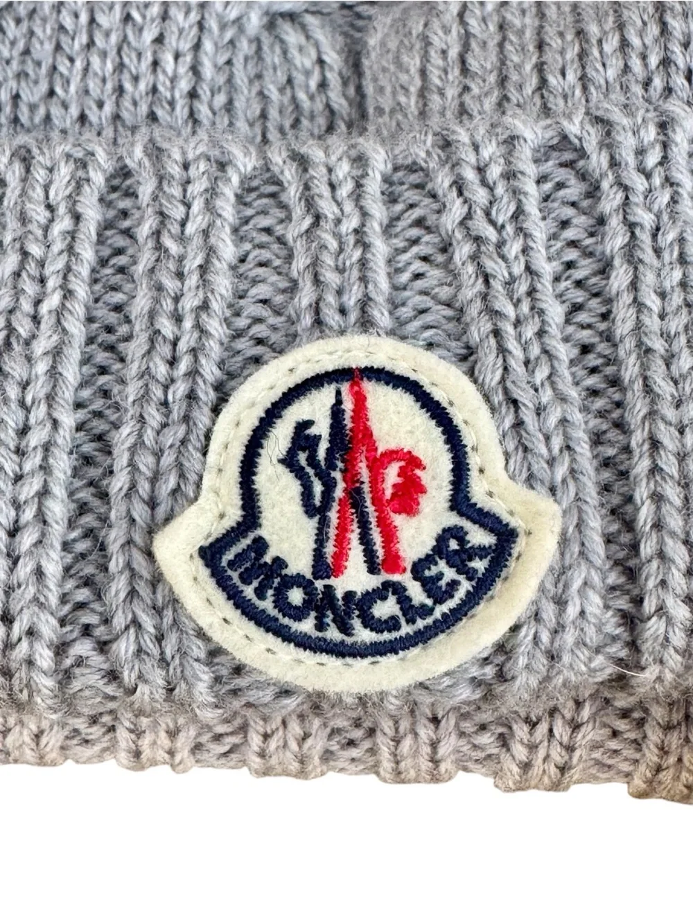 Moncler Beanie Kids Cable Knit Wool Gray embroidered logo patch Size Large NWT